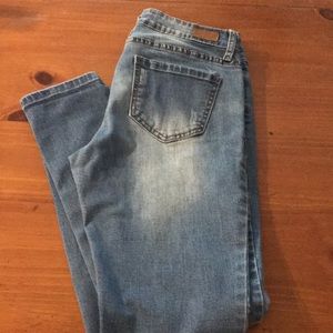 Iris Distressed Jeans